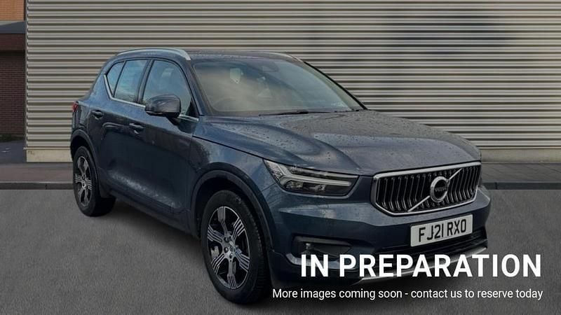 Metallic denim blue Used 2021 Volvo XC40 Inscription SUV | £19,223 (Fair price) - Image 1/4