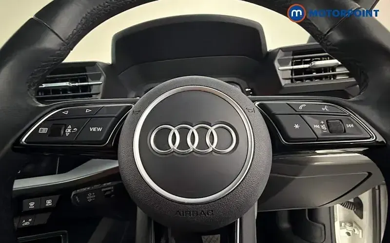 Used Audi A3 Sportback e-tron Sport 204 HP (150 kW) 2022 White Hatchback