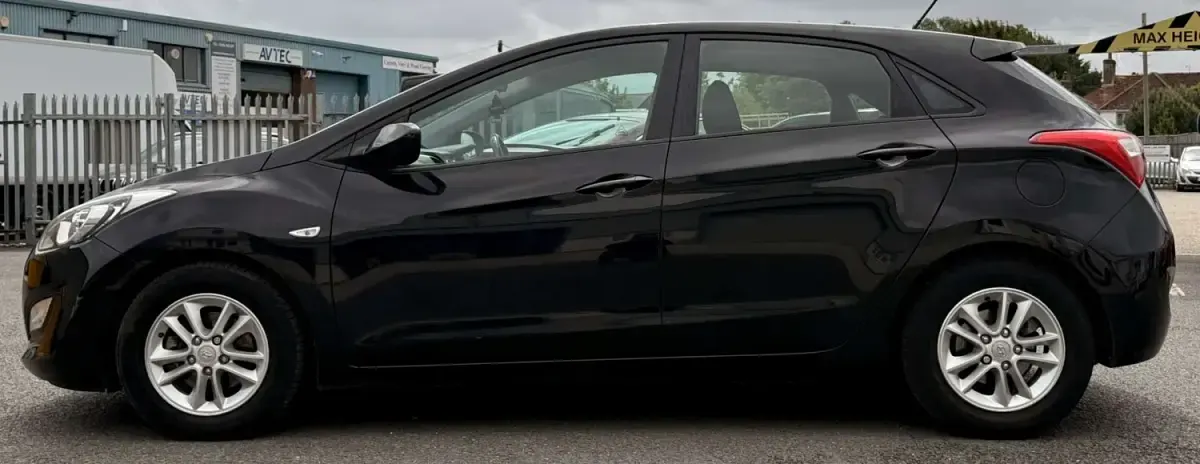 Begagnad Hyundai i30 Active 100 HK (73 kW) 2014 Svart Halvkombi
