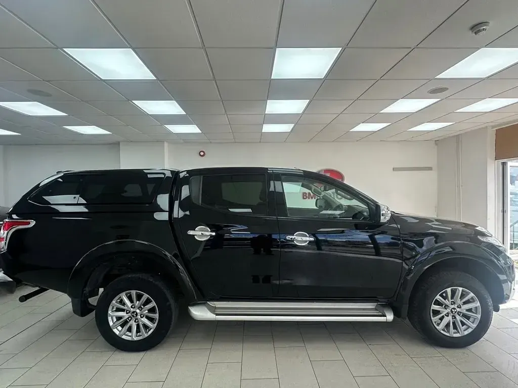 Used Mitsubishi L200 178 HP (130 kW) 2018 Black Pickup