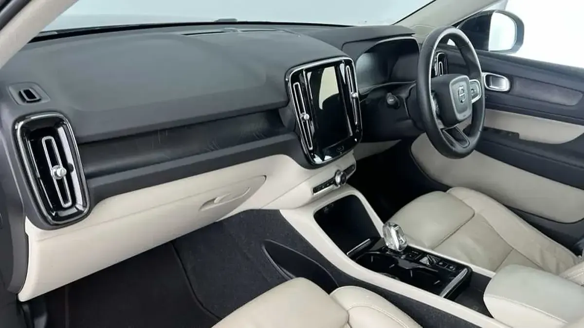 Used Volvo XC40 Plus 208 HP (152 kW) 2023 Black SUV