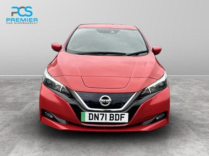 Used Nissan Leaf N-Connecta 50 kW (68 HP) 2021 Red Hatchback