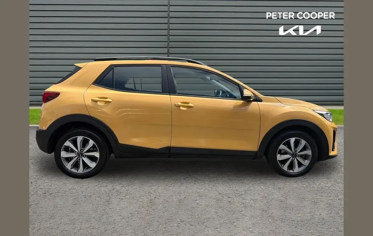 Used Kia Stonic 98 HP (72 kW) 2024 Yellow SUV