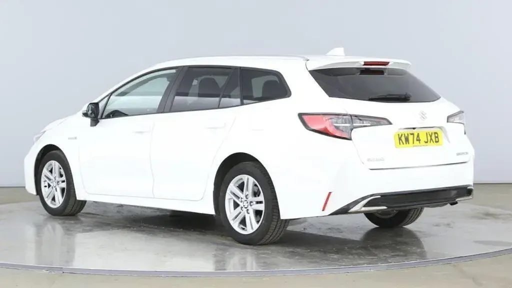 Used Suzuki Swace 140 HP (102 kW) 2025 White Estate