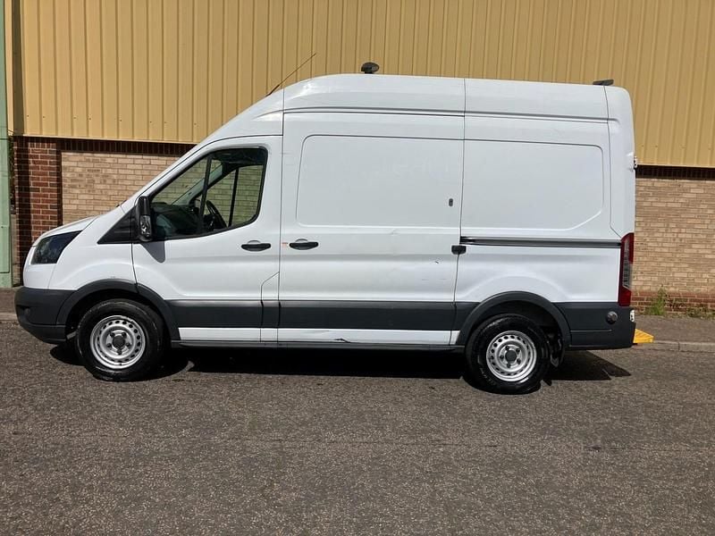 Usado Ford Transit 130 HP (95 kW) 2018 Branco Van