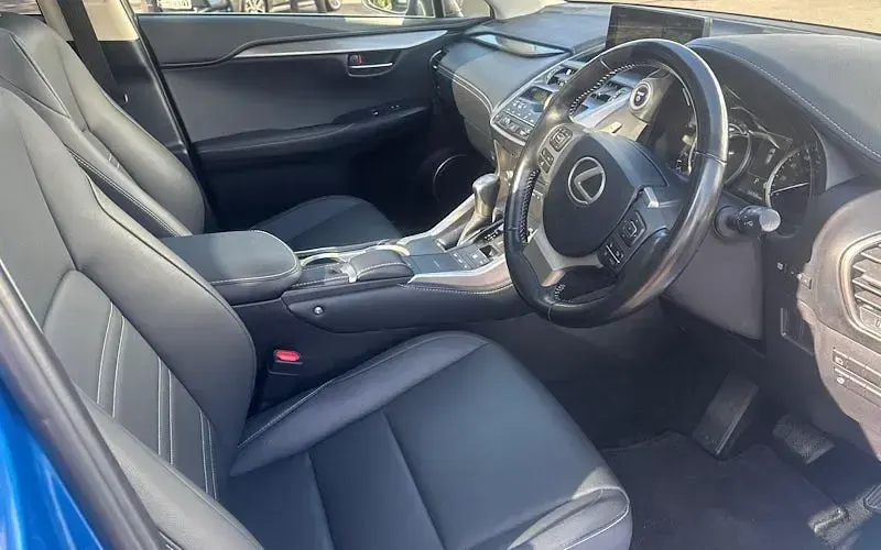 Used Lexus NX300h 197 HP (144 kW) 2019 Blue SUV