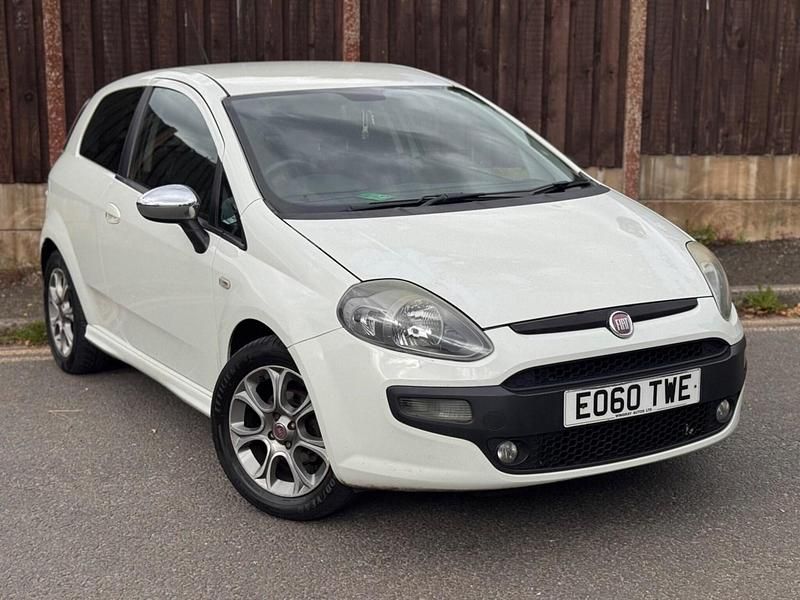 White Used 2010 Fiat Punto Evo S Hatchback | £1,245 (Fair price) - Image 1/4