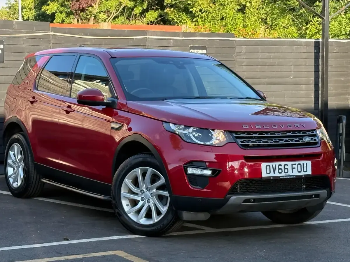 Used Land Rover Discovery 4 SE 2016 Red SUV