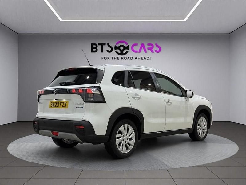Used Suzuki SX4 115 HP (84 kW) 2023 White Hatchback