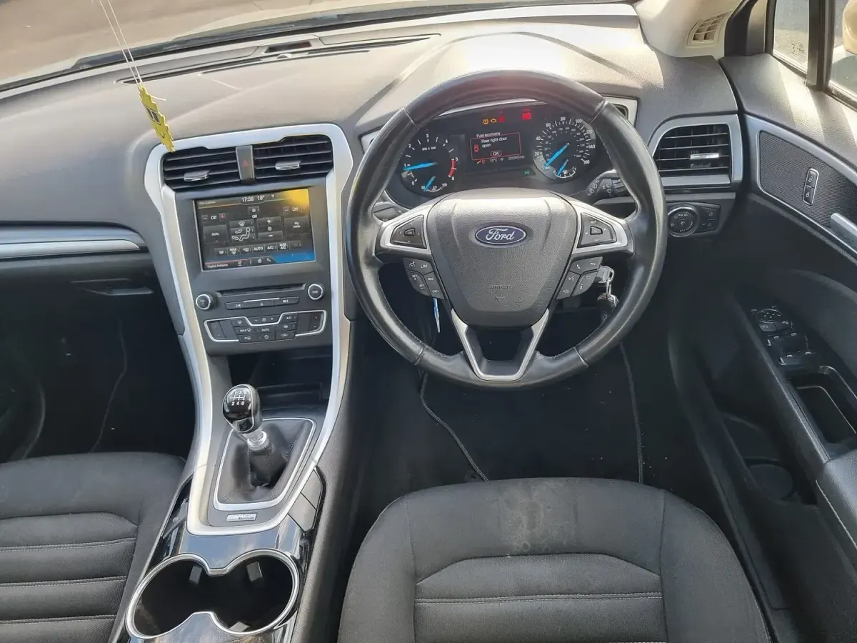 Used Ford Mondeo Zetec 2015 Silver Hatchback