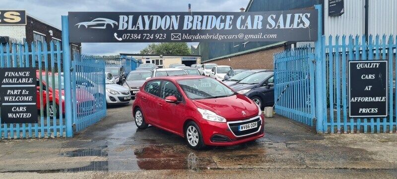 Red Used 2017 Peugeot 208 Access Hatchback | £2,599 (Fair price) - Image 1/4