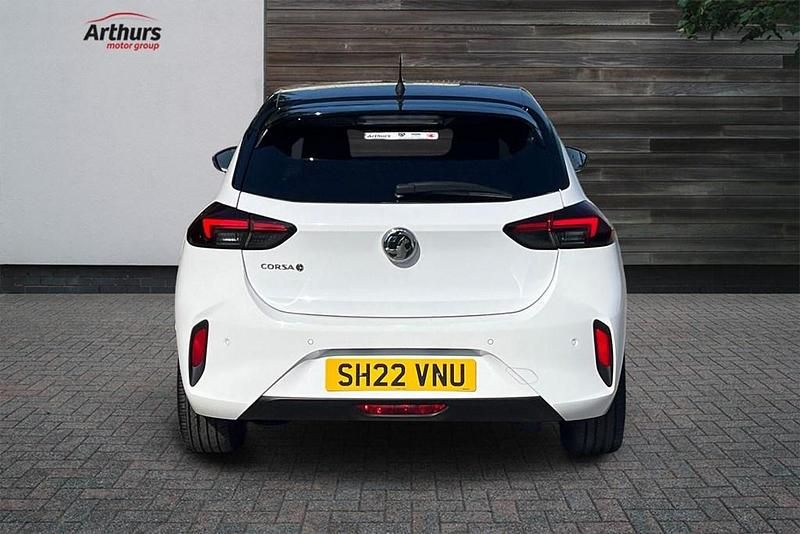 Used Vauxhall Corsa-e SRi 98 kW (134 HP) 2022 White Hatchback