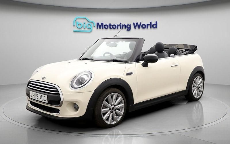 Used Mini Cooper Cabriolet Exclusive 136 HP (100 kW) 2019 White Cabriolet