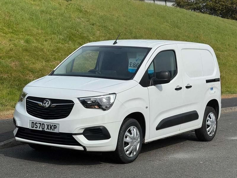 Used Vauxhall Combo Sportive 100 HP (73 kW) 2020 White MPV