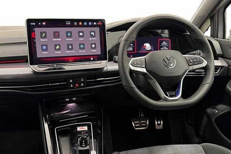 New VW Golf VIII GTE 272 HP (200 kW) 2025