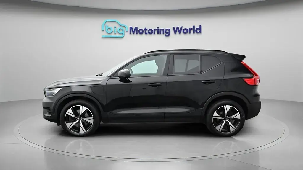 Usado Volvo XC40 Plus 211 CV (155 kW) 2022 Negro SUV