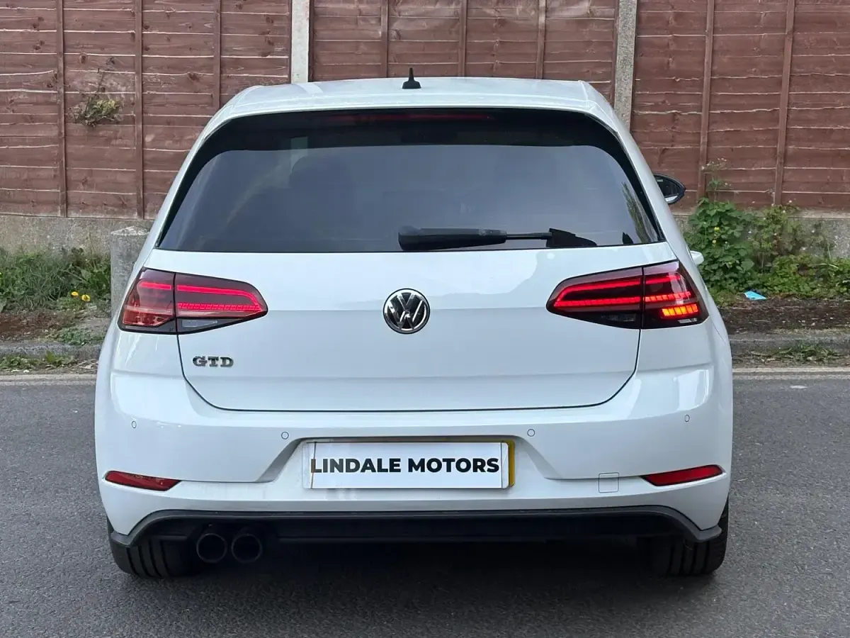 Used VW Golf VII GTD 184 HP (135 kW) 2017 White Hatchback
