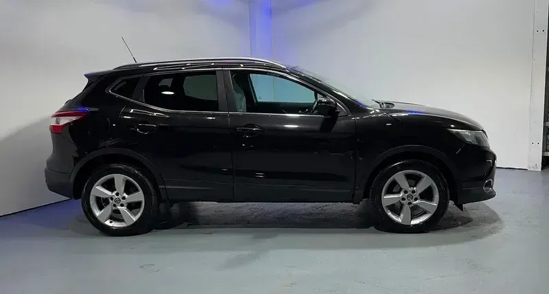 Used Nissan Qashqai N-TEC 115 HP (84 kW) 2015 Black SUV
