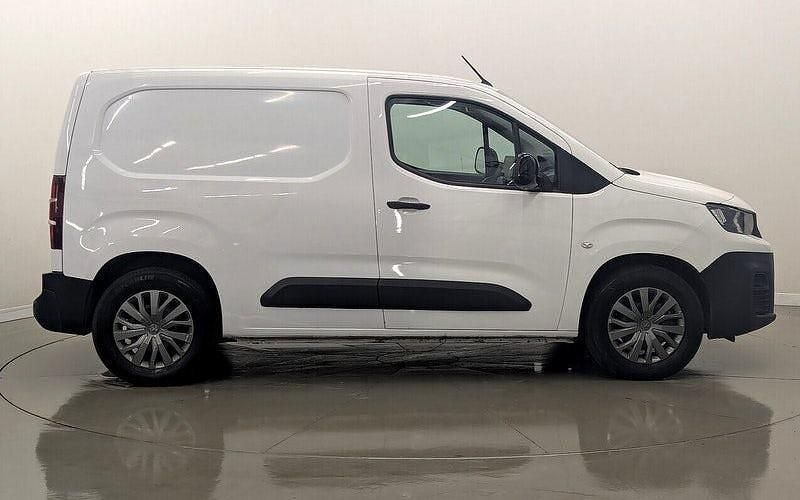 Used Peugeot E-Partner Premium 100 kW (136 HP) 2022 Bianca white MPV