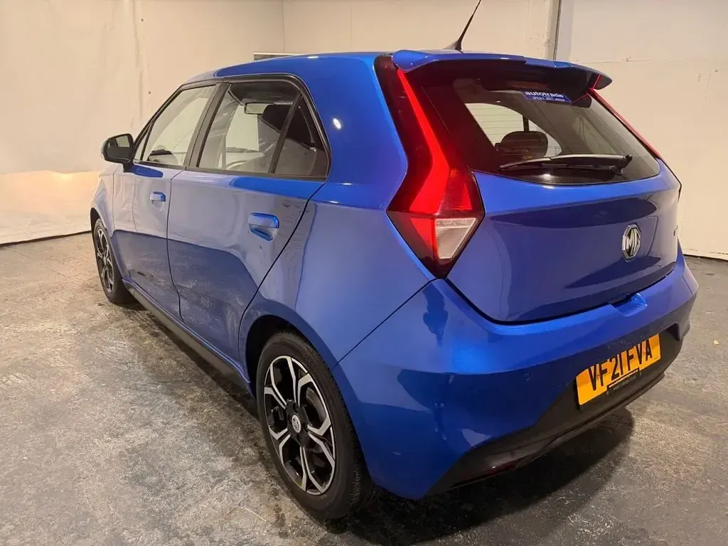 Käytetty MG MG3 Exclusive 106 HP (77 kW) 2021 Sininen Viistoperä