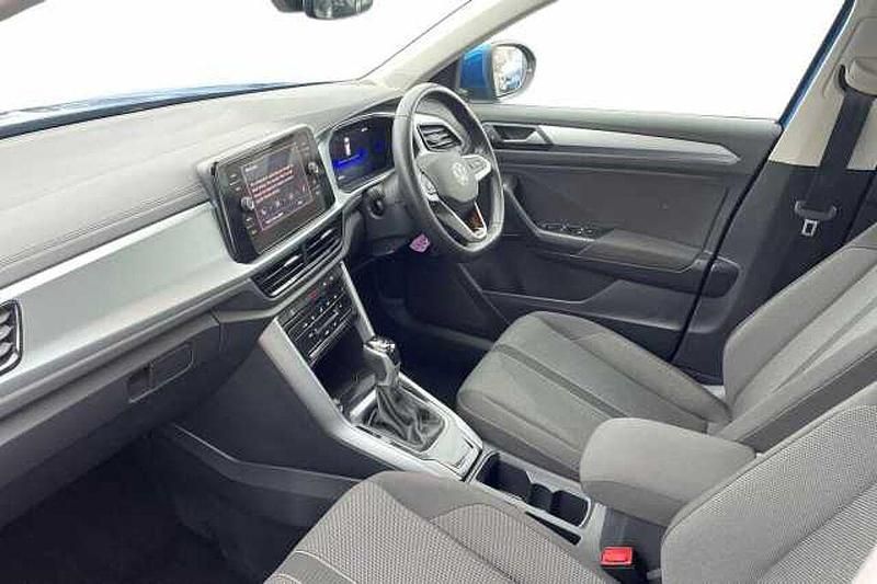 Used VW T-Roc Life 150 HP (110 kW) 2022 Blue SUV