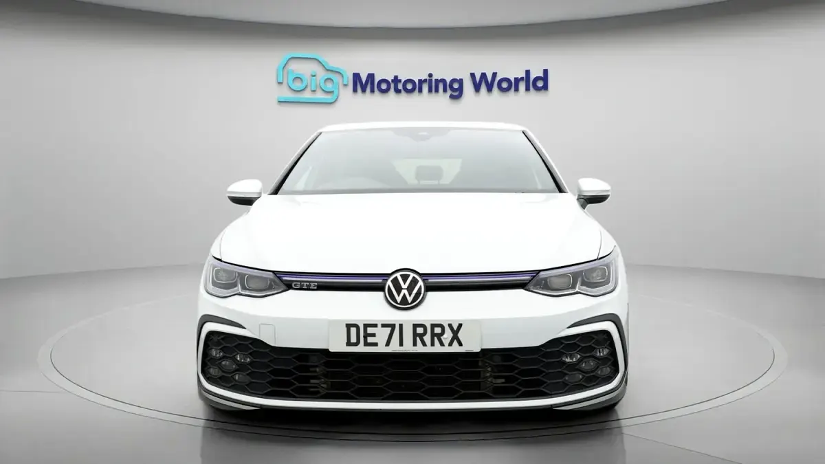 Used VW Golf VII GTE 245 HP (180 kW) 2021 White Hatchback
