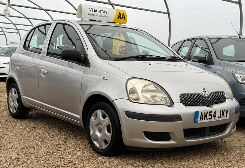 Silver Used 2004 Toyota Yaris T3 Hatchback | £1,599 (Fair price) - Image 1/4