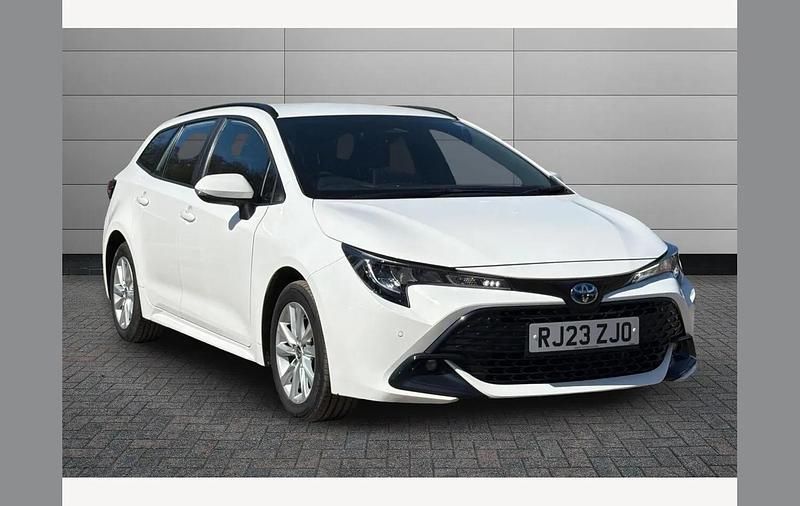Used Toyota Corolla Sport 140 HP (102 kW) 2023 White Estate