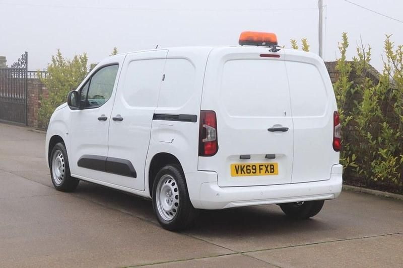 Used Vauxhall Combo Sportive 2019 White Van