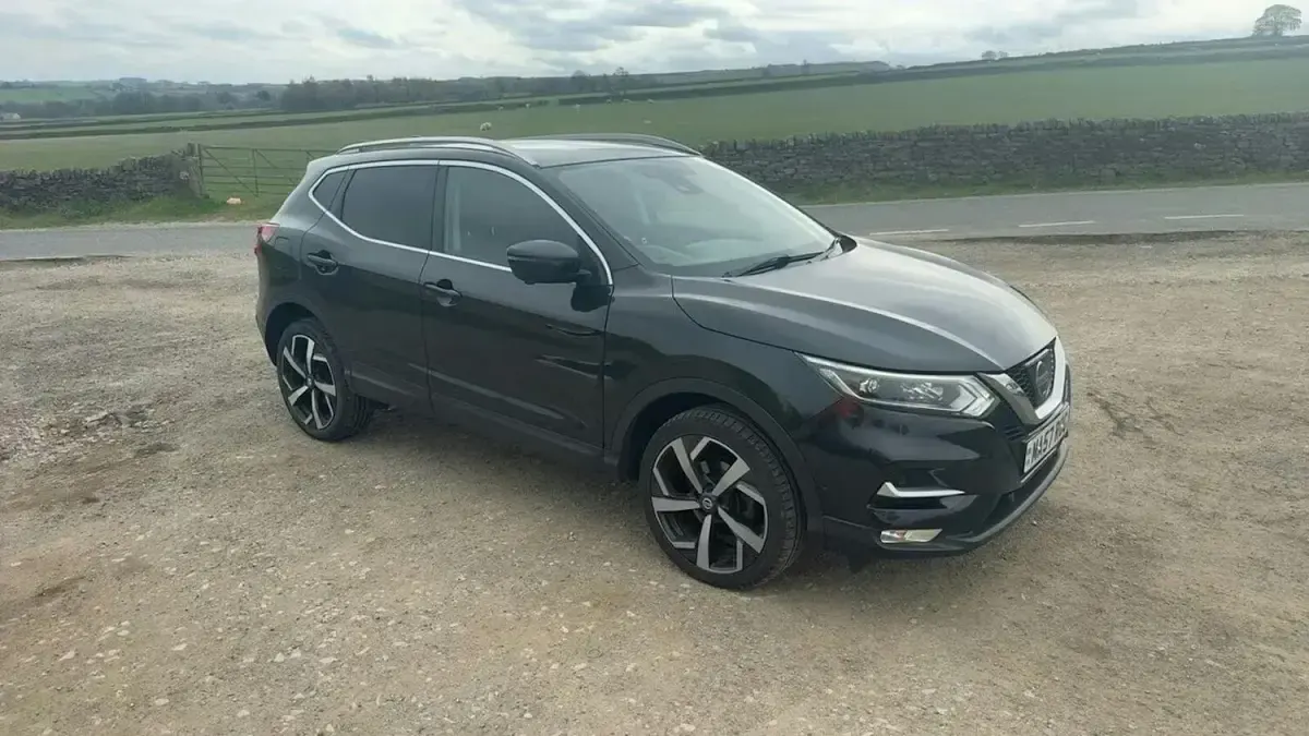 Used Nissan Qashqai Tekna 130 HP (95 kW) 2017 Black SUV