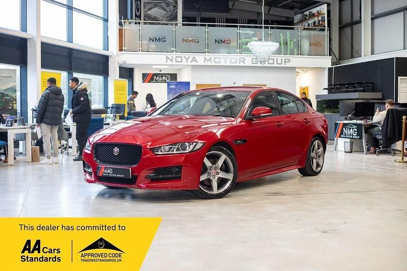 Used Jaguar XE R-Sport 180 HP (132 kW) 2018 Red Sedan