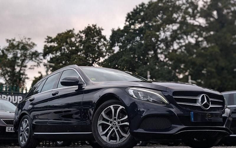 Usado Mercedes C220 170 HP (125 kW) 2017 Azul Carrinha