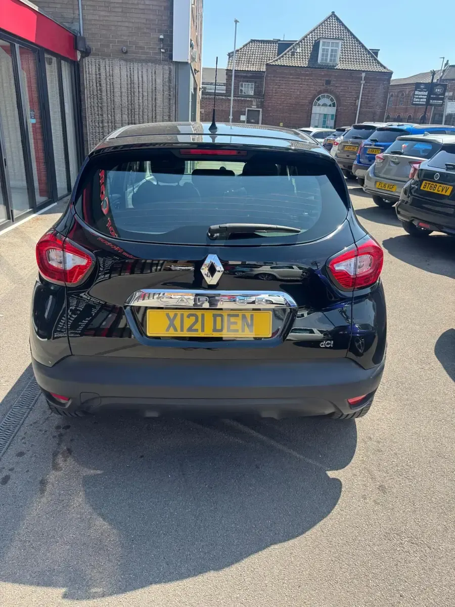 Used Renault Captur Dynamique 90 HP (66 kW) 2014 Black SUV