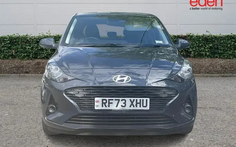 Used Hyundai i10 Advanced 67 HP (49 kW) 2024 Grey Hatchback