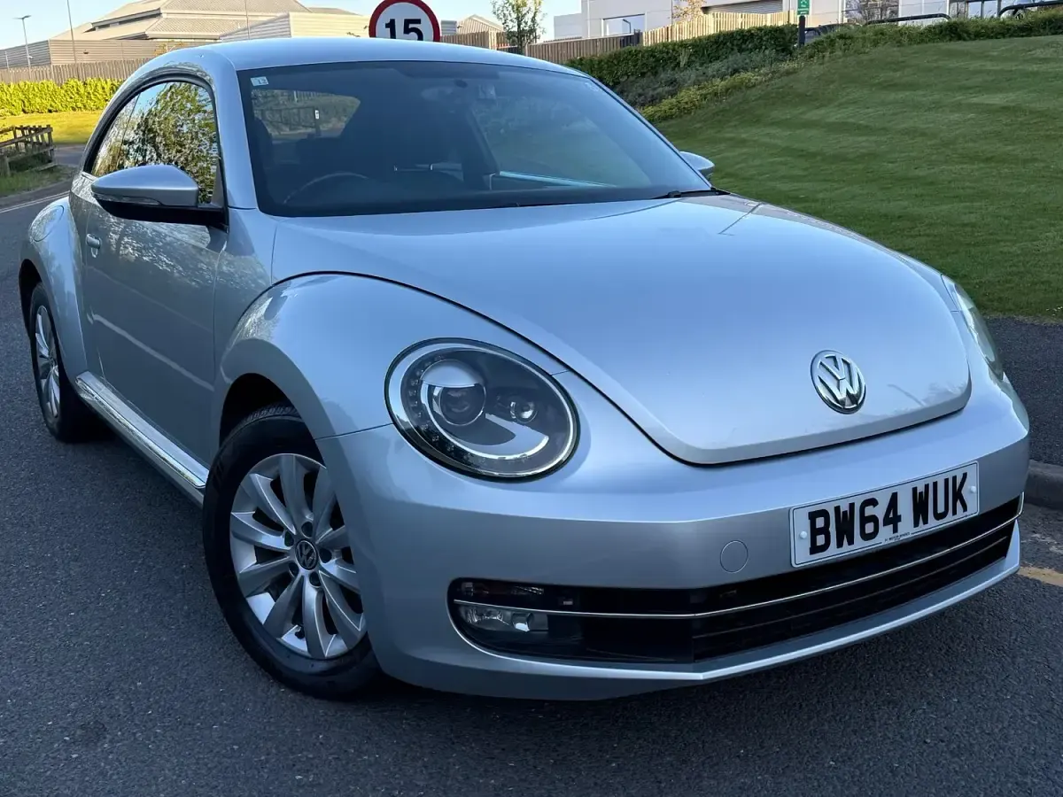 Begagnad VW Beetle 105 HK (77 kW) 2014 Silver Halvkombi