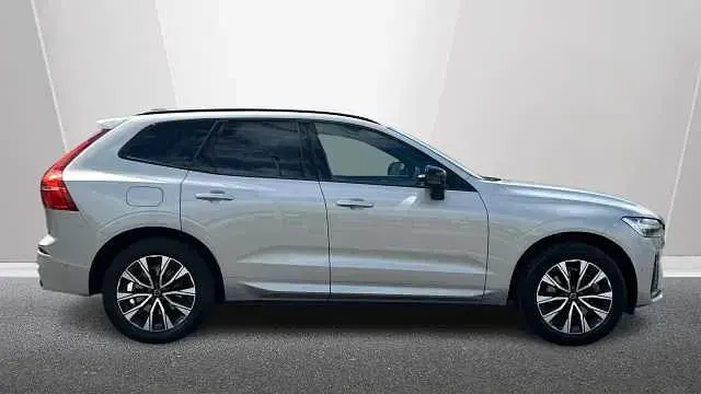 Second-hand Volvo XC60 Plus 194 CP (142 kW) 2023 Argintiu SUV