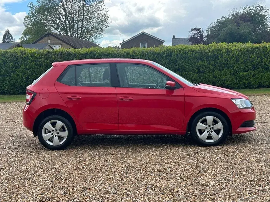 Used Skoda Fabia SE 90 HP (66 kW) 2015 Red Hatchback