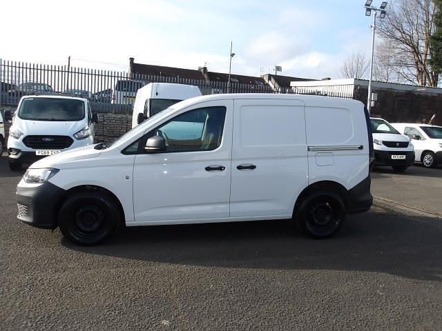 Used VW Caddy 102 HP (75 kW) 2022 White MPV