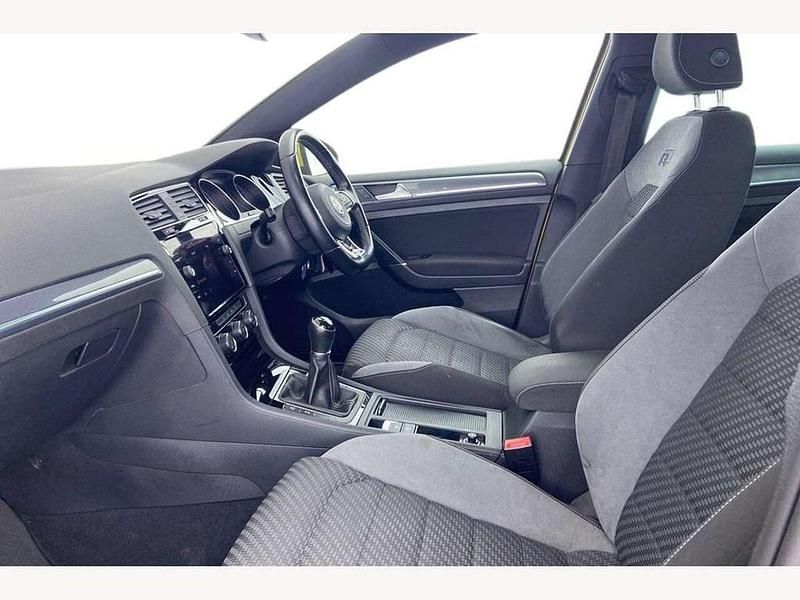 Used VW Golf VII R-line 150 HP (110 kW) 2018 Yellow Hatchback