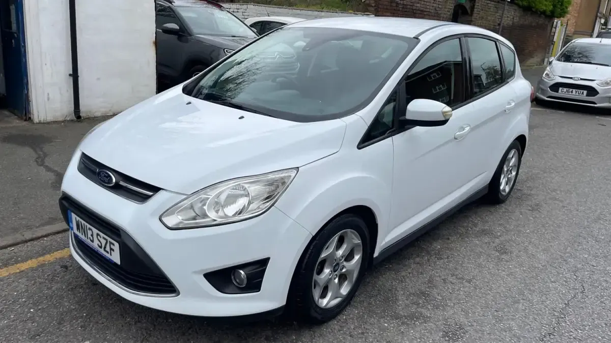 Begagnad Ford C-MAX Zetec 105 HK (77 kW) 2013 Vit Minibuss