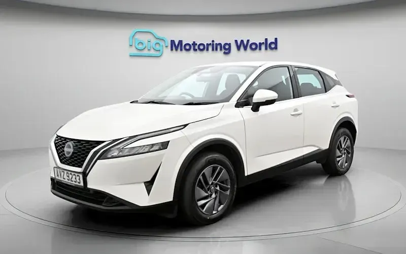 Used Nissan Qashqai Acenta Premium 140 HP (102 kW) 2023 White SUV