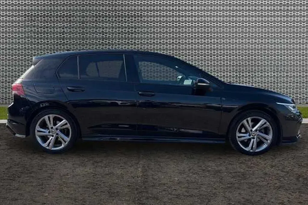 Used VW Golf VII 150 HP (110 kW) 2021 Hatchback