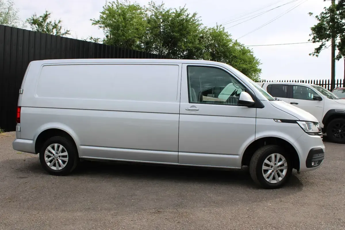Used VW T6.1 Highline 148 HP (108 kW) 2023 Silver Van