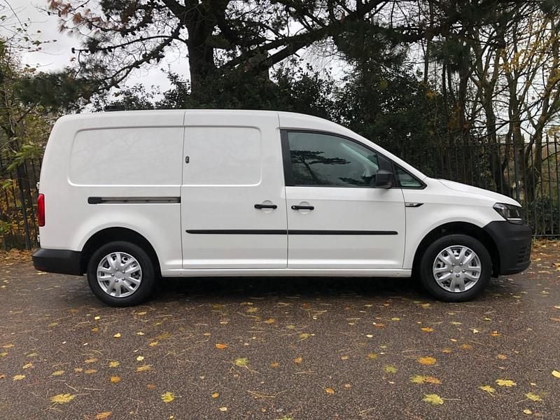 Used VW Caddy Maxi Startline 102 HP (75 kW) 2020 White MPV