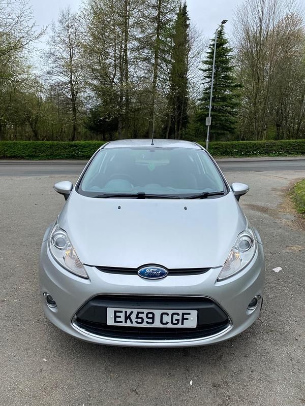 Used Ford Fiesta Zetec 2009 Silver Hatchback