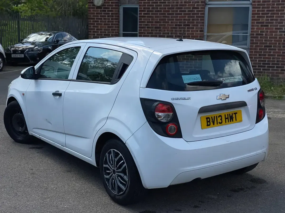 Used Chevrolet Aveo LS 86 HP (63 kW) 2013 White Hatchback