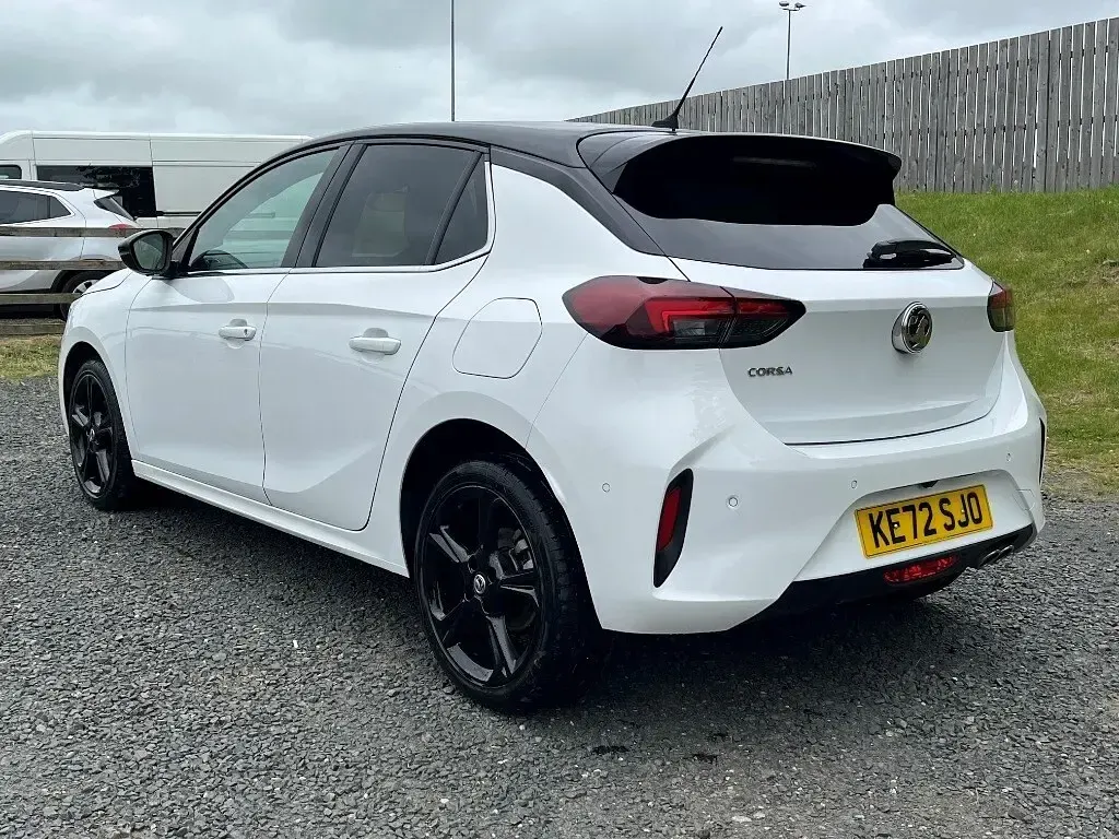 Used Vauxhall Corsa Ultimate 130 HP (95 kW) 2023 White Hatchback