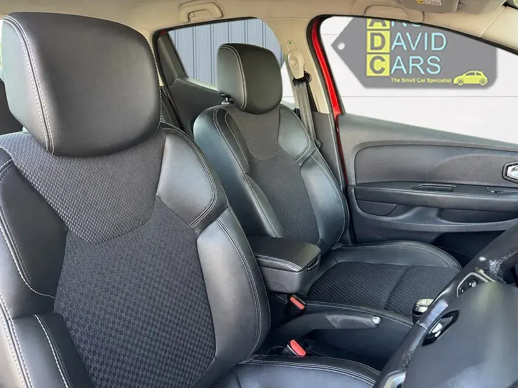 Used Renault Clio Dynamique 2016 Red Hatchback