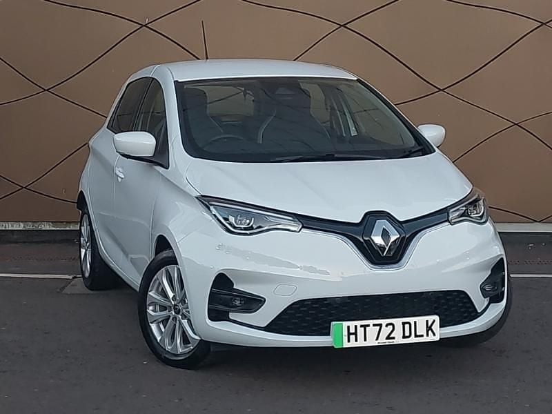 White Used 2022 Renault Rapid SE Hatchback | £12,698 (Fair price) - Image 1/4