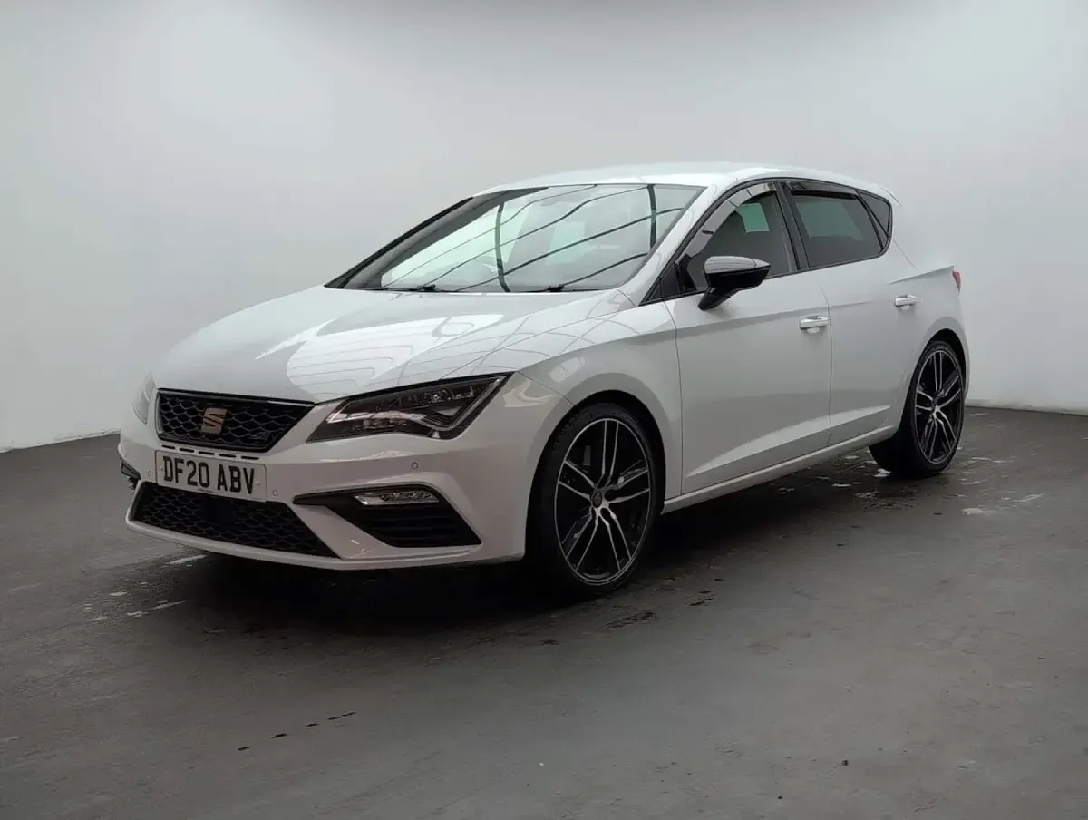 Used Seat Leon CUPRA 285 HP (209 kW) 2020 White Hatchback